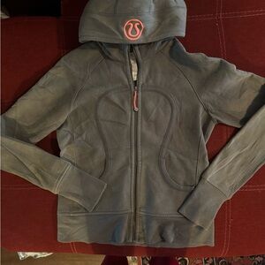LULULEMON SCUBA full zip size 8